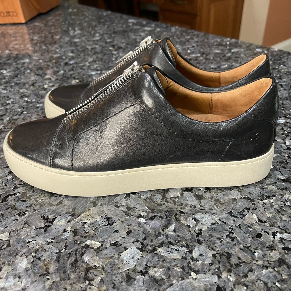Frye Black Lena Zip Low Leather Zip Up Sneakers Size 9 - Picture 6 of 10